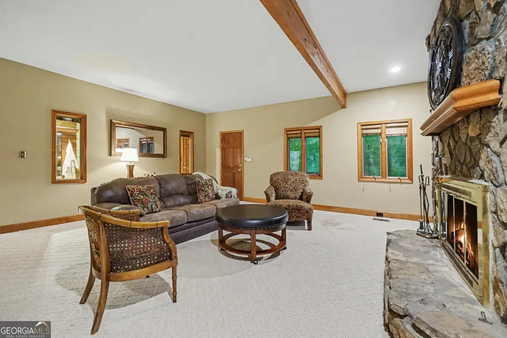 365 Crosstree LN Sandy Springs, GA 30328