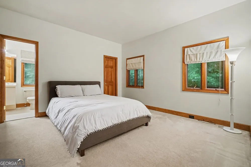 365 Crosstree LN Sandy Springs, GA 30328