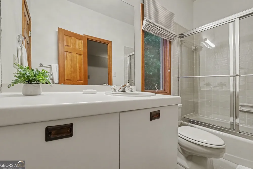 365 Crosstree LN Sandy Springs, GA 30328