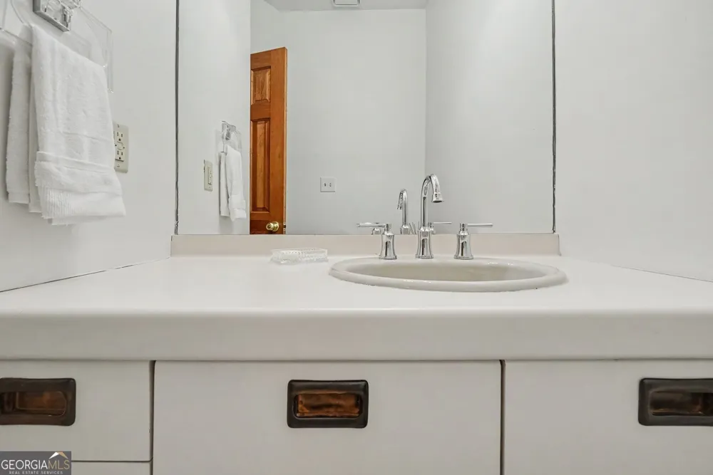 365 Crosstree LN Sandy Springs, GA 30328