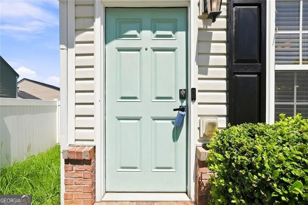 203 Oak Grove LN Acworth, GA 30102