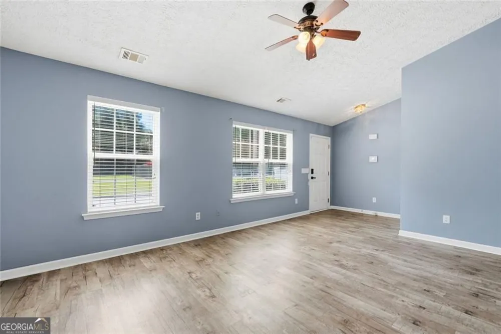 203 Oak Grove LN Acworth, GA 30102
