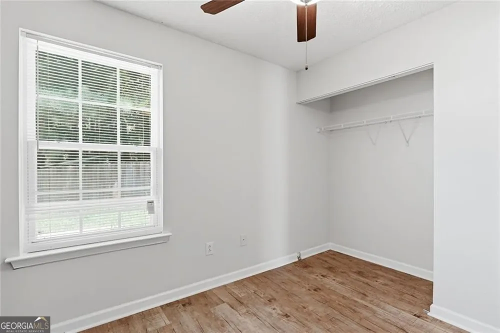 203 Oak Grove LN Acworth, GA 30102