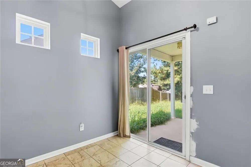 203 Oak Grove LN Acworth, GA 30102