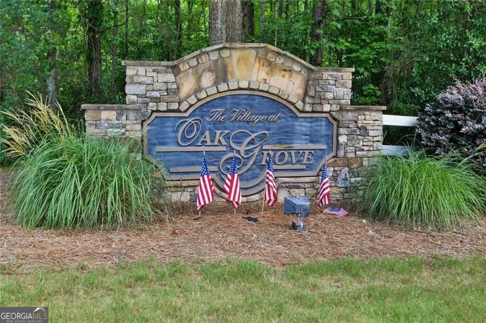 203 Oak Grove LN Acworth, GA 30102