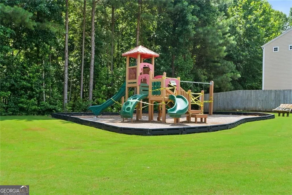 203 Oak Grove LN Acworth, GA 30102