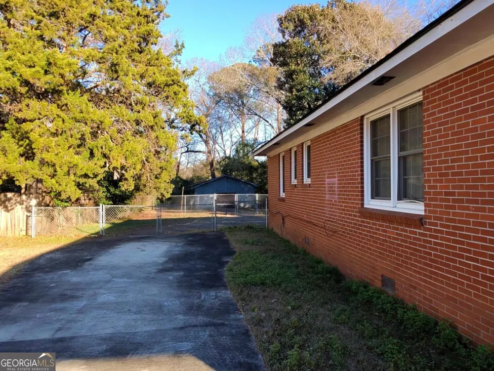 110 Lee ST Centerville, GA 31028