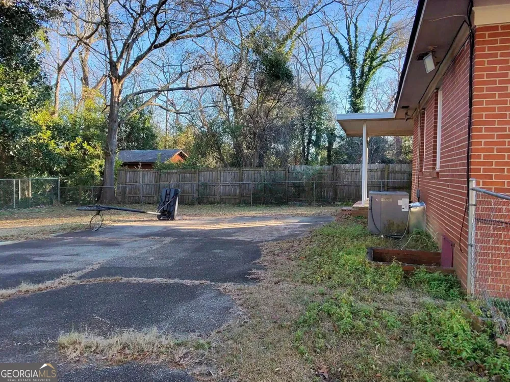 110 Lee ST Centerville, GA 31028