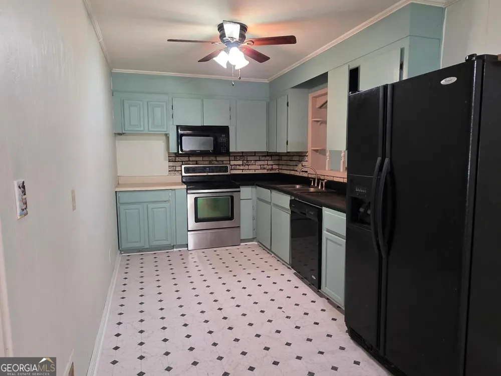 110 Lee ST Centerville, GA 31028