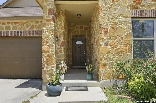 726 GRAY CLOUD DR New Braunfels, TX 78130