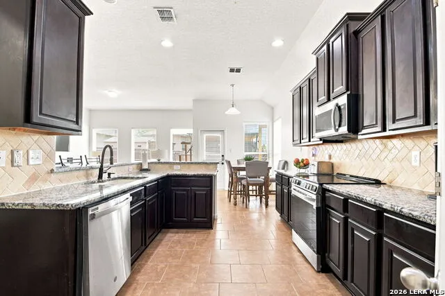 726 GRAY CLOUD DR New Braunfels, TX 78130