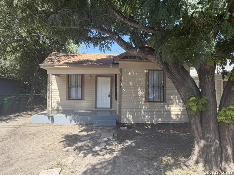1015 Saint James