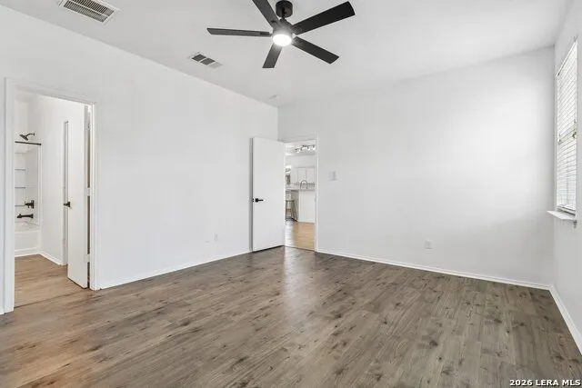 2804 DON HILL LN Taylor, TX 76574