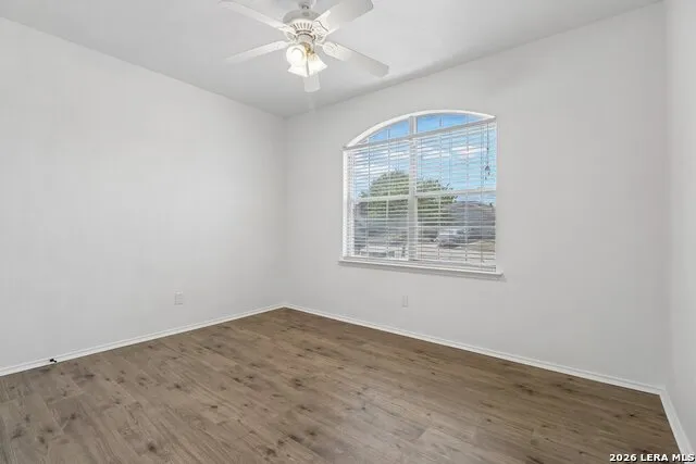 2804 DON HILL LN Taylor, TX 76574