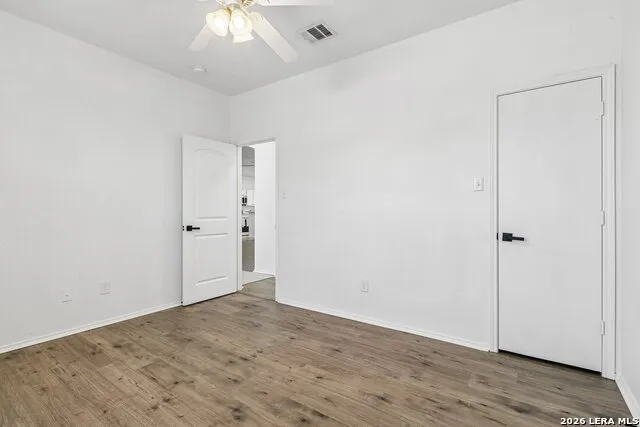 2804 DON HILL LN Taylor, TX 76574