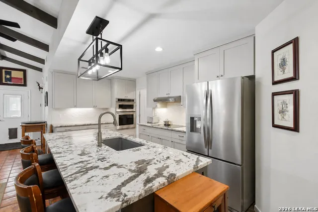 200 OAK VALLEY DR Wimberley, TX 78676