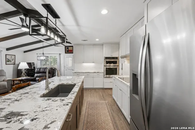 200 OAK VALLEY DR Wimberley, TX 78676