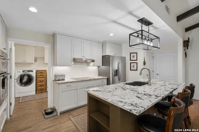 200 OAK VALLEY DR Wimberley, TX 78676