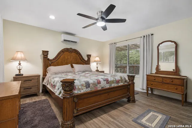 200 OAK VALLEY DR Wimberley, TX 78676