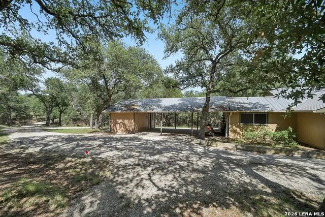 200 OAK VALLEY DR Wimberley, TX 78676