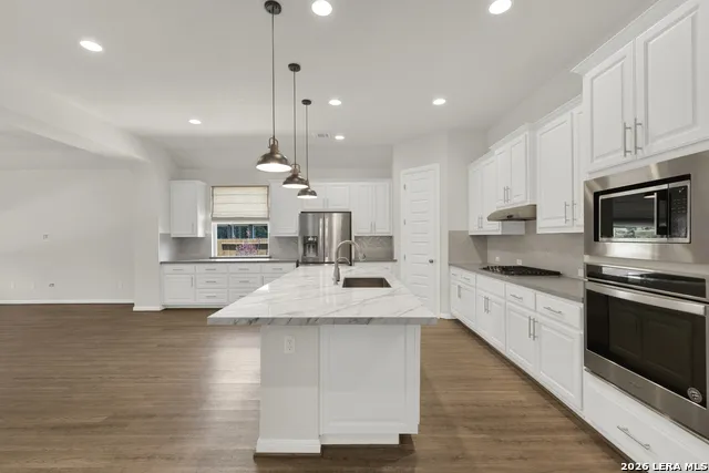 2184 ZACHRY DR New Braunfels, TX 78132