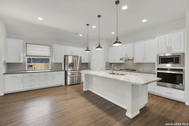 2184 ZACHRY DR New Braunfels, TX 78132
