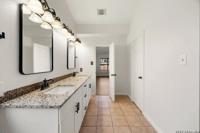 15234 Moonlit Grv San Antonio, TX 78247