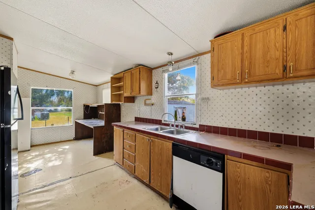 7411 NORRIS WEST DR Elmendorf, TX 78112