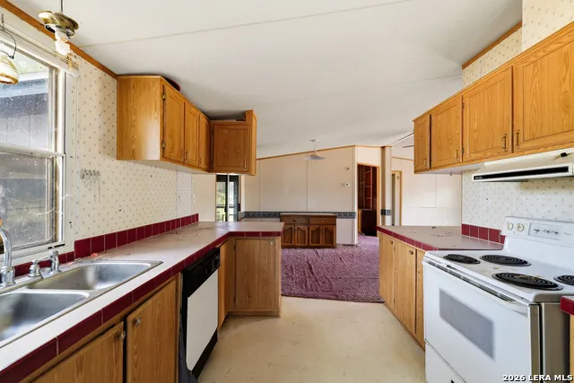 7411 NORRIS WEST DR Elmendorf, TX 78112