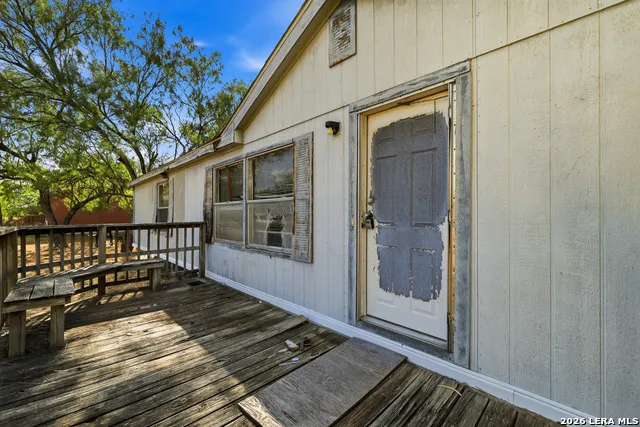 7411 NORRIS WEST DR Elmendorf, TX 78112