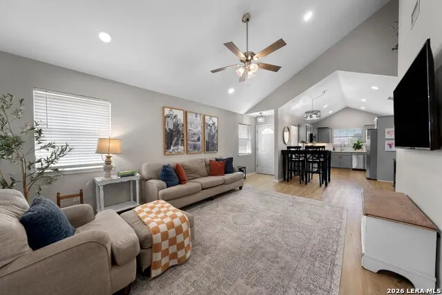 217 CORONADO CIR Kerrville, TX 78028