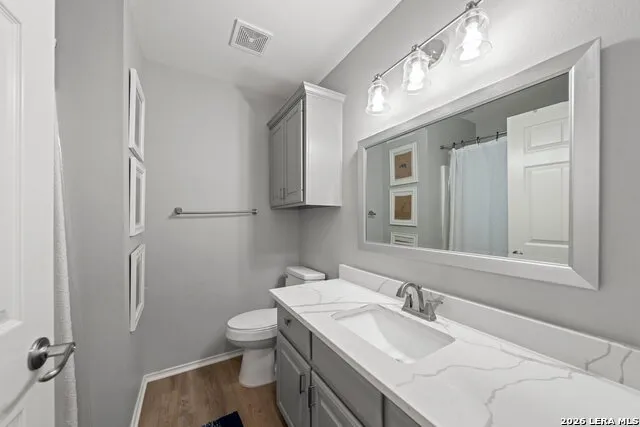 217 CORONADO CIR Kerrville, TX 78028