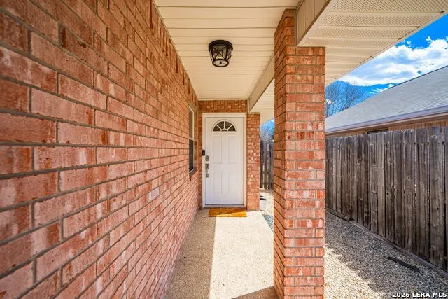 217 CORONADO CIR Kerrville, TX 78028