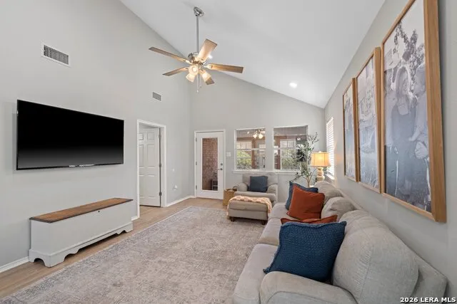 217 CORONADO CIR Kerrville, TX 78028