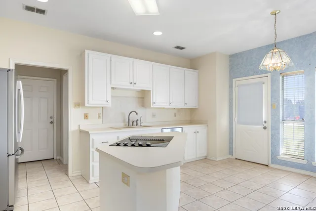 103 Crockett Dr Kerrville, TX 78028