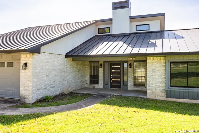 103 Crockett Dr Kerrville, TX 78028