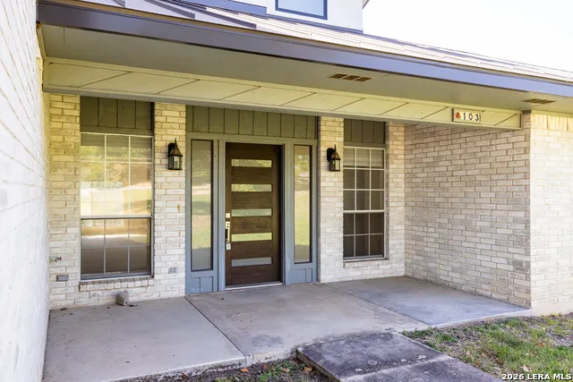 103 Crockett Dr Kerrville, TX 78028