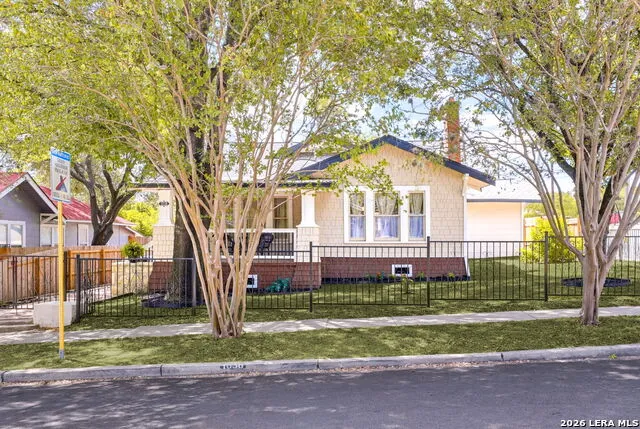 1036 W RUSSELL PL San Antonio, TX 78212