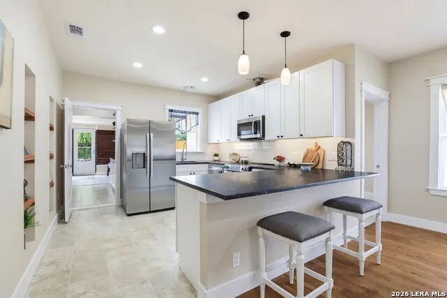 1036 W RUSSELL PL San Antonio, TX 78212