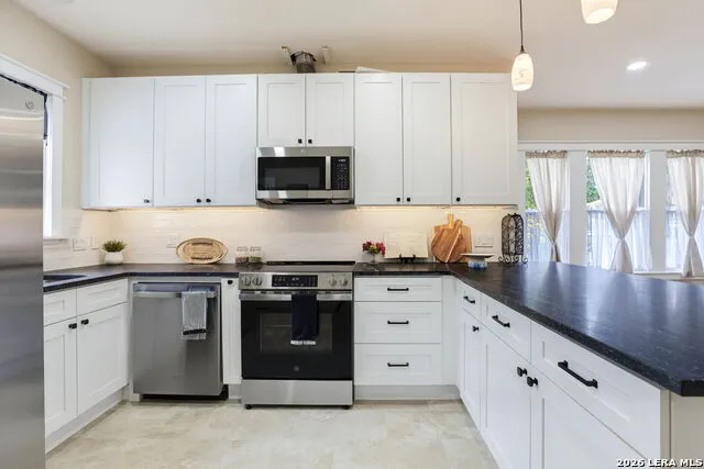 1036 W RUSSELL PL San Antonio, TX 78212