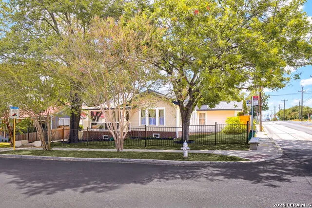 1036 W RUSSELL PL San Antonio, TX 78212