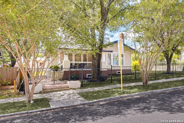 1036 W RUSSELL PL San Antonio, TX 78212