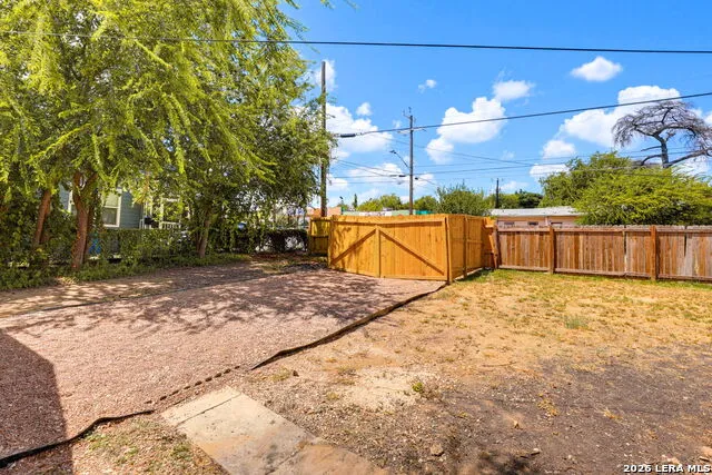 1036 W RUSSELL PL San Antonio, TX 78212