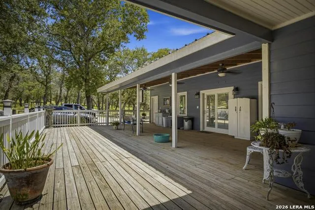 156 Deep Woods Dr Seguin, TX 78155