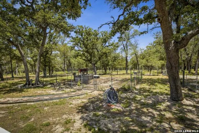 156 Deep Woods Dr Seguin, TX 78155
