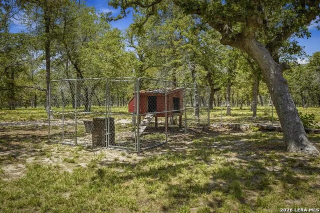 156 Deep Woods Dr Seguin, TX 78155