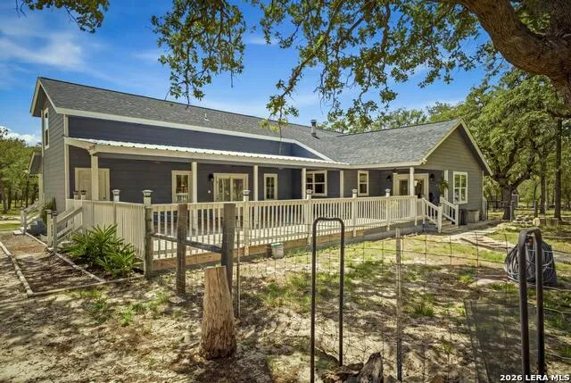 156 Deep Woods Dr Seguin, TX 78155
