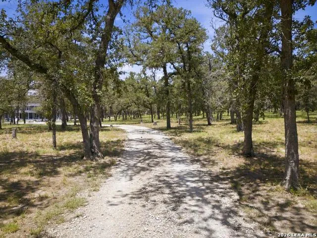156 Deep Woods Dr Seguin, TX 78155
