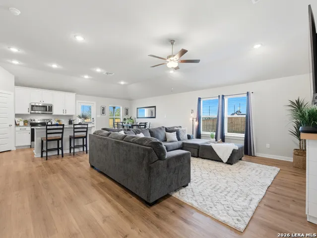 12407 Autumn Way Atascosa, TX 78002