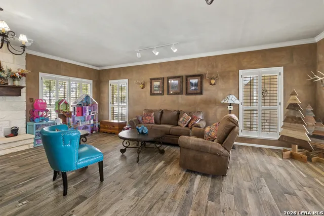 1405 Countryside Bnd Fredericksburg, TX 78624